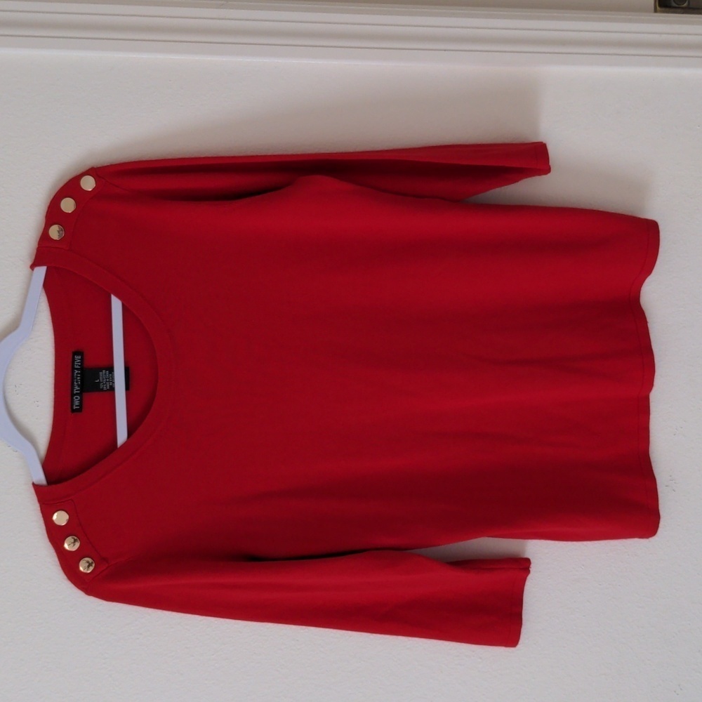 Two Twenty Five Lightweight Sweater Size L. Red. 3/4 Length Sleeves